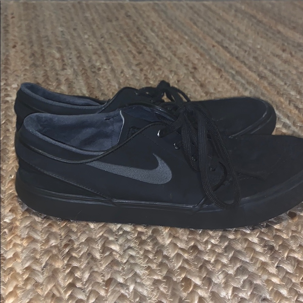 Nike air janoskis all black
